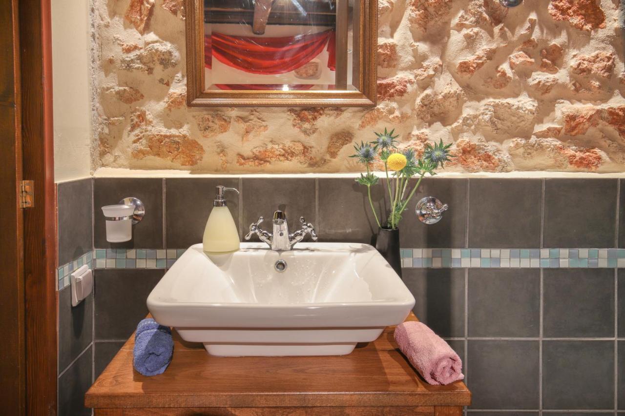 Museum Hotel George Molfetas 아르고스톨리온 외부 사진